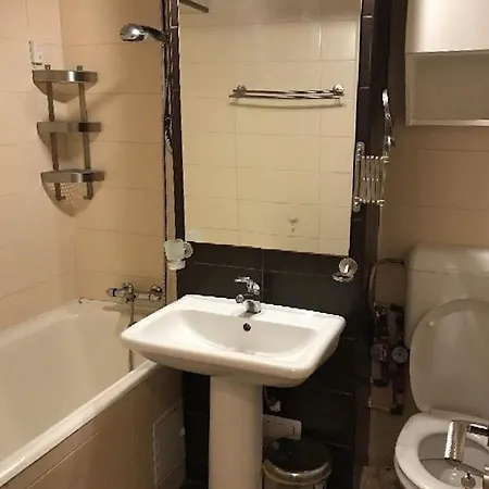 公寓 Apartment *